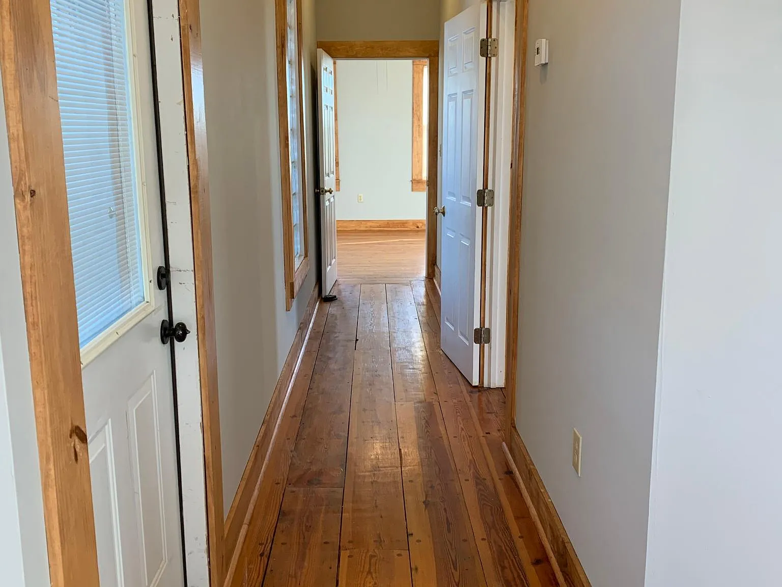 2 bed, 1300 sqft, $1,350 — Photo 4