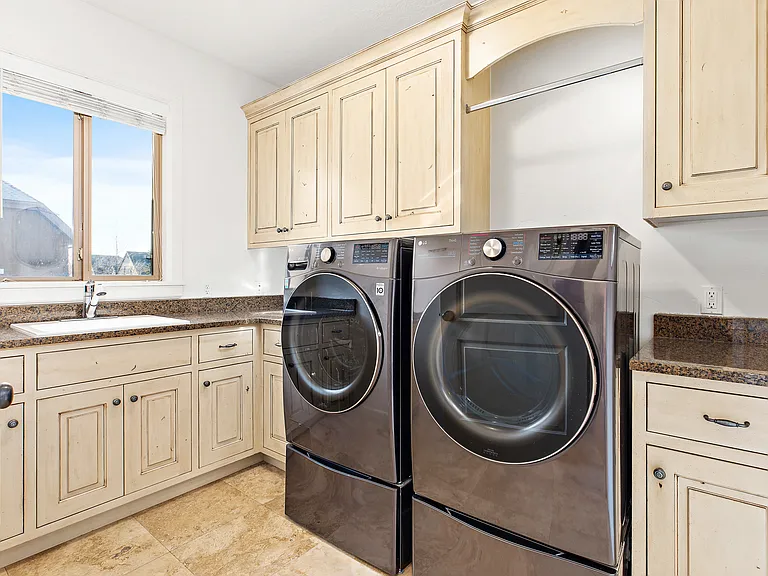 151 Glacier Lily Dr — Photo 25