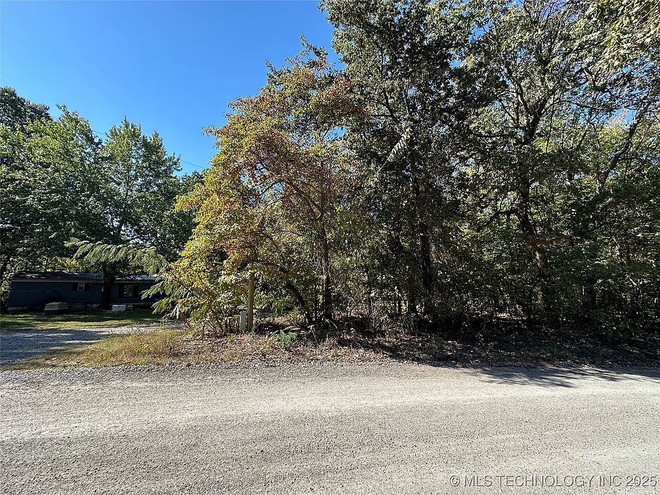 2nd image of 610 East Rd