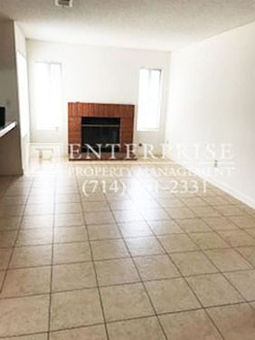 3rd image of 2644 Sycamore Dr