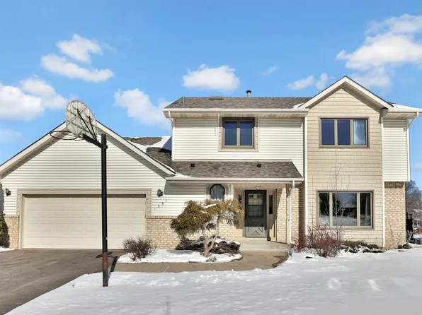9330 Cortland Rd, Woodbury, MN 55125