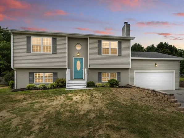 1460 W View Dr, Christiansburg, VA 24073