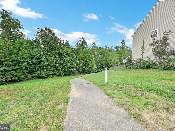 4th image of 1321 Walker Dr