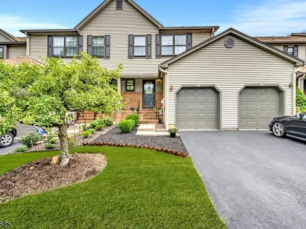 64 Manor Dr, Montgomery Twp., NJ 08540