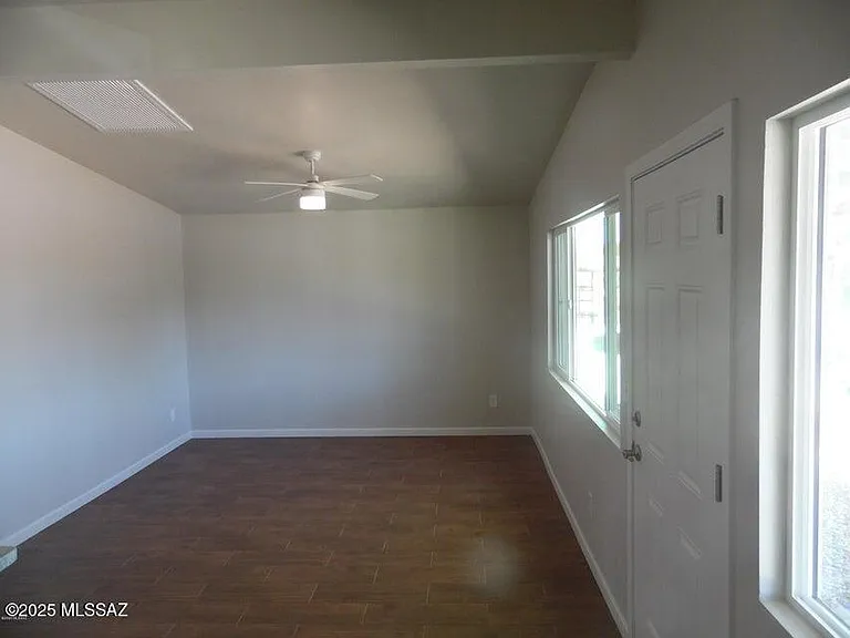 808 E Waverly St #A — Photo 11