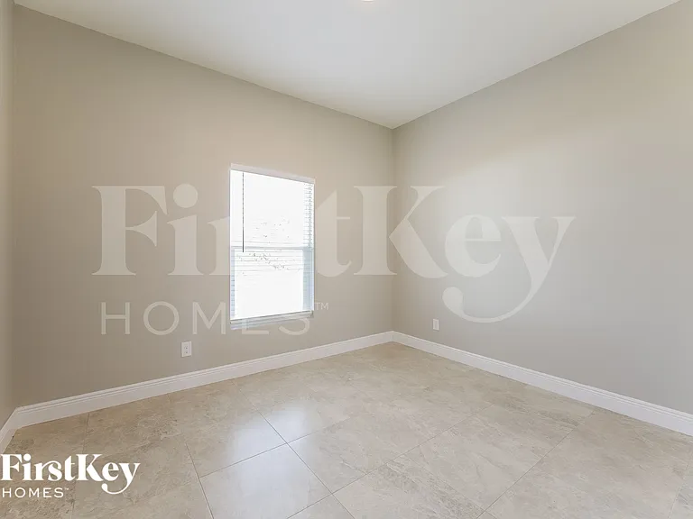 3757 NE 14th Ave — Photo 12