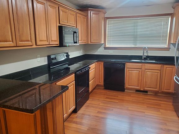 3rd image of 2804 Haig Ave