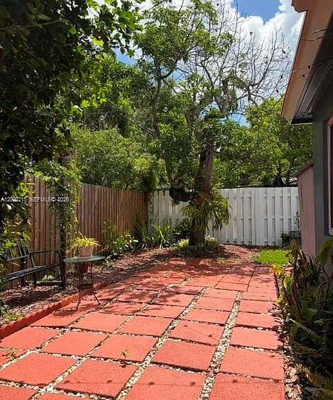 6215 SW 20th St — Photo 24