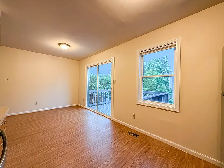 2407 Vineyard Ln — Photo 23