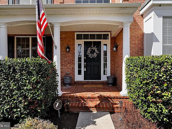 4th image of 5368 Walkerton Ct