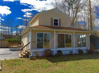 200 Riverside Dr, Center Cross, VA 22437