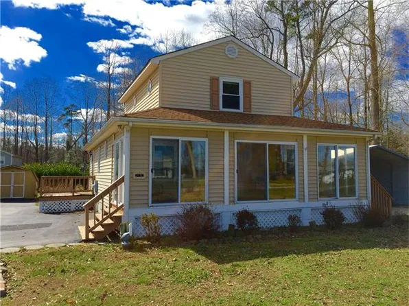 200 Riverside Dr, Center Cross, VA 22437