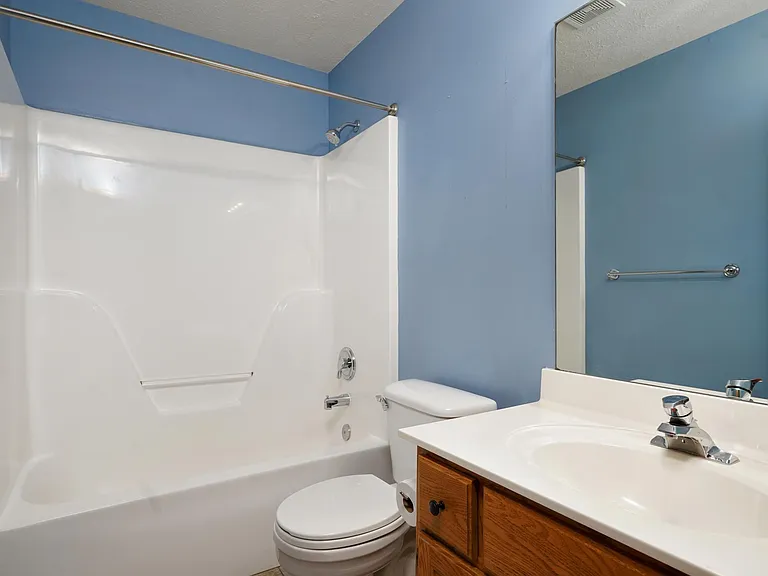 2062 W Willow Lakes Cv — Photo 4