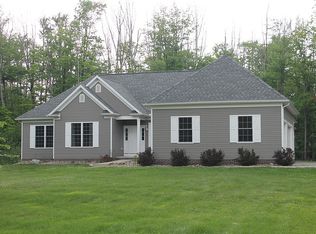 11030 Wood Hollow Dr, Chardon, OH 44024