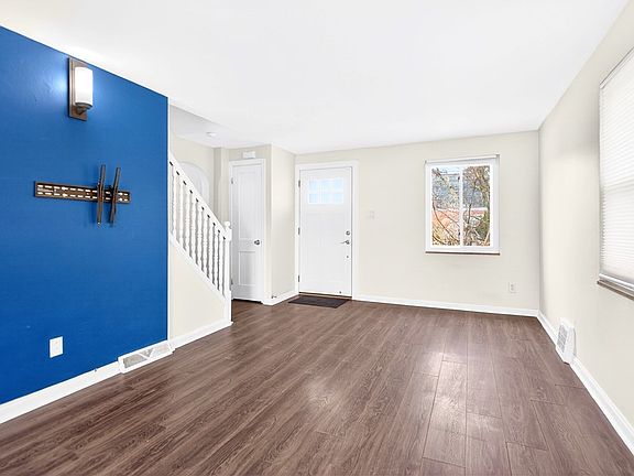 4th image of 220 Harden Ave