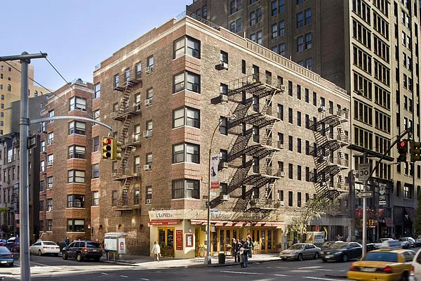 Rented by Stonehenge NYC LLC | media 30