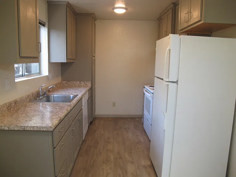 1517 Arbutus Ave #1 — Photo 8