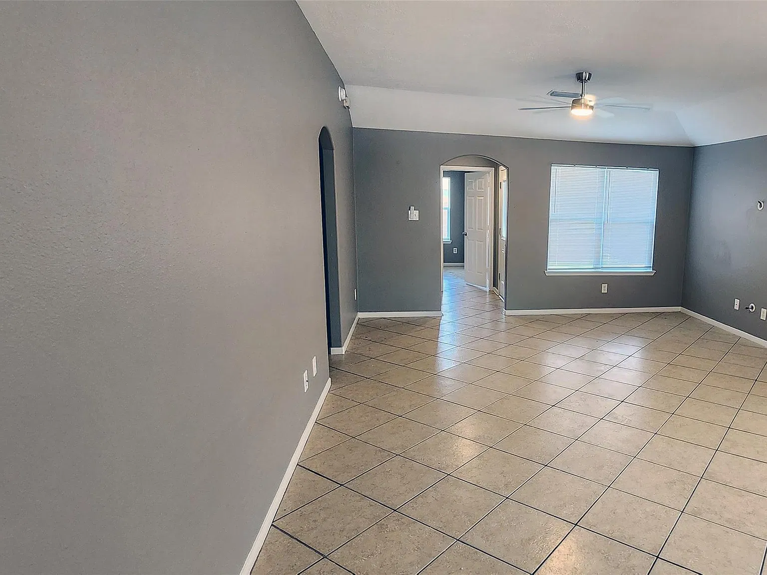 3 bed, 2.0 bath, 1178 sqft, $1,550 — Photo 4