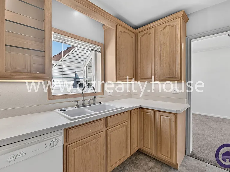 1734 Wellesley Dr #2 — Photo 8