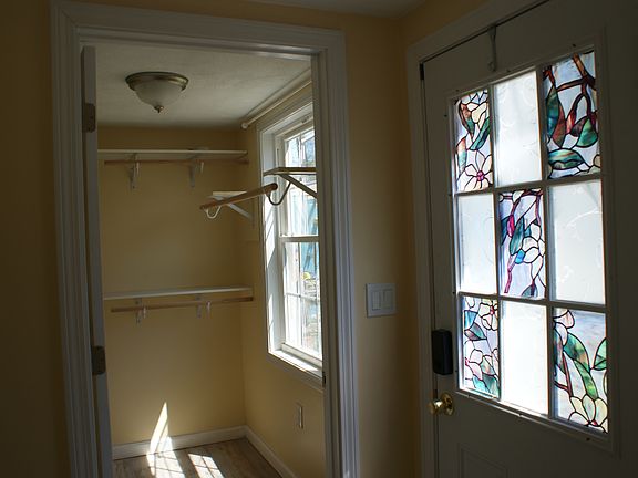 3rd image of 18 Fayette Rd Unit 3