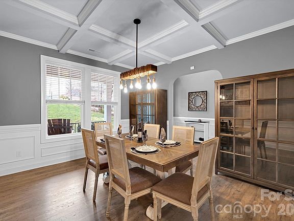 5th image of 663 Highland Ridge Point