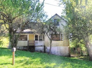517 SE 4th St, Toledo, OR 97391