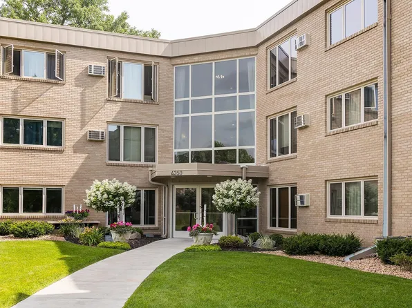 4350 Brookside Ct APT 212, Edina, MN 55436