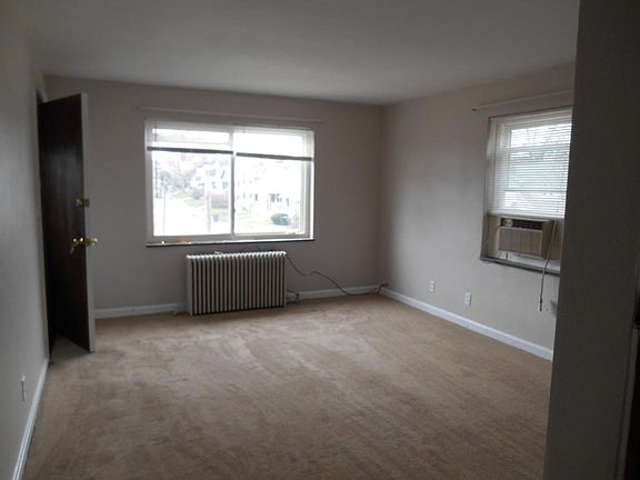 2nd image of 2528 Williams Ave APT 2