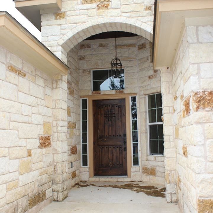1st image of 15 Honeysuckle Ln