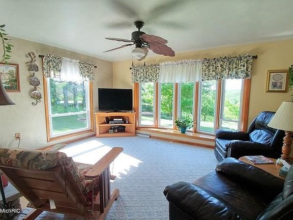 5th image of 10890 Grand River Dr SE