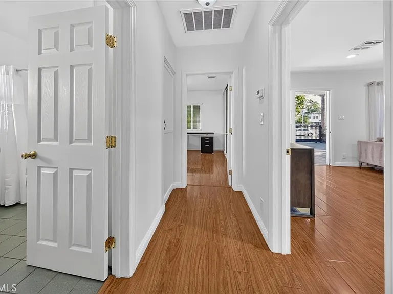 11407 Delano St — Photo 21