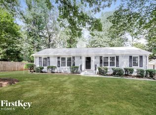 2822 Rutherford Dr, Greensboro, NC 27408