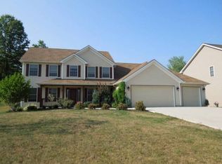 20197 Carlyle Dr, Lakewood, OH 44149
