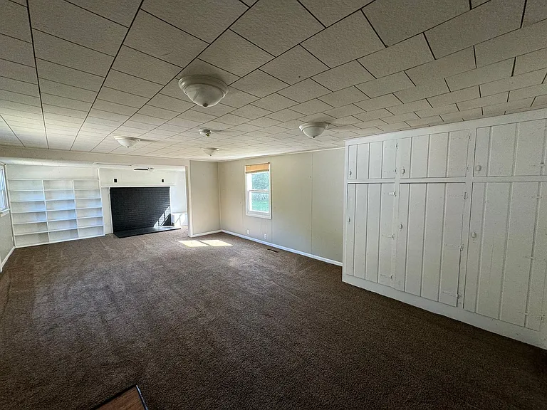 904 E Elkhart St — Photo 2