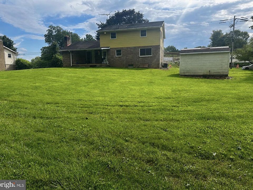 2nd image of 1733 Powder Mill Rd