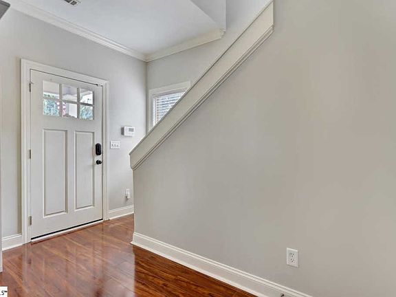 3rd image of 203 Lincoln St