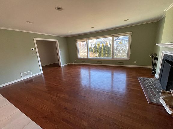 Living Room with fireplace