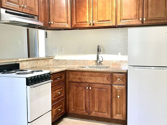 3rd image of 4566 Augustine St Unit B