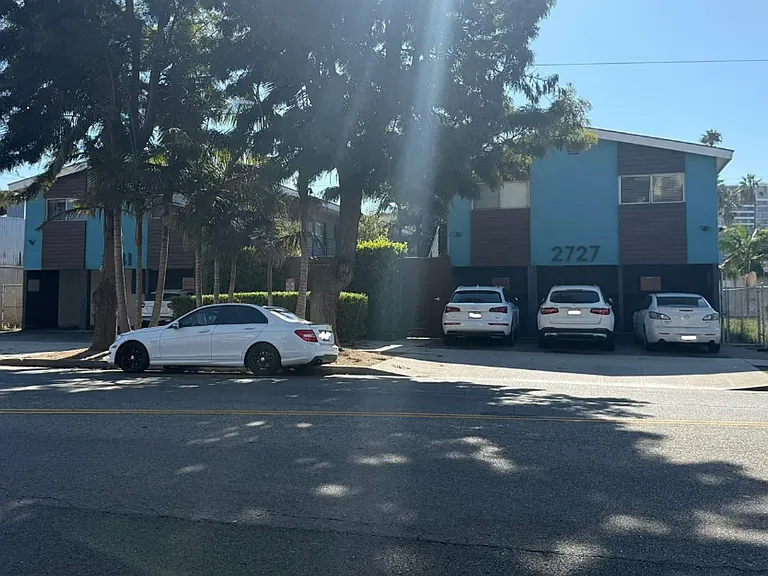 2727 Abbot Kinney Apartments, Venice CA — Photo 33