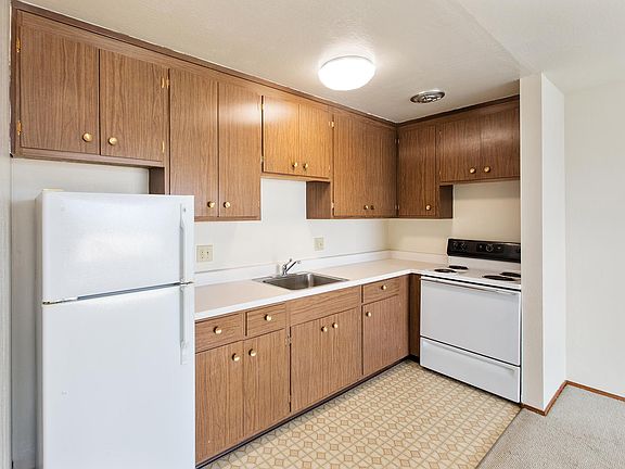 2nd image of 1300 Lawton St #306