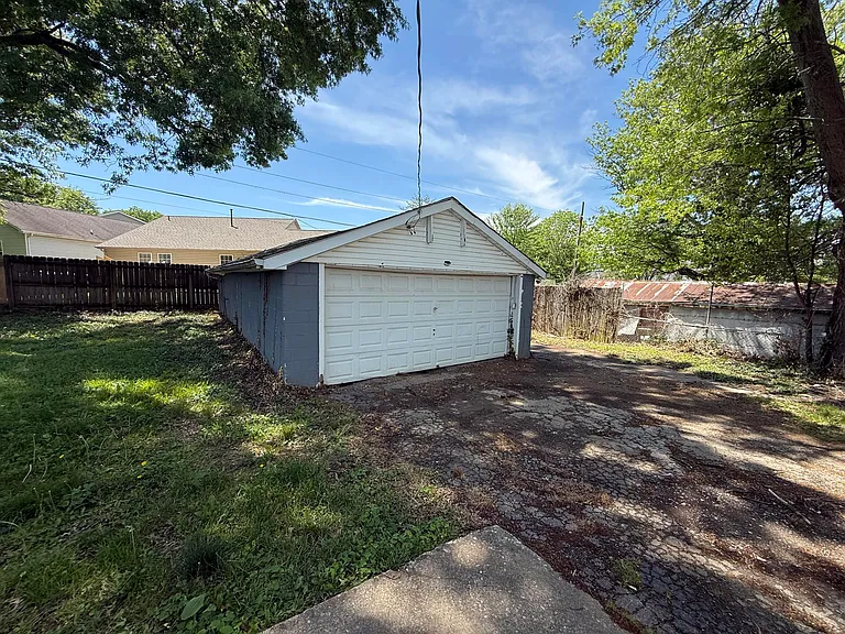 2360 Liberty Rd — Photo 16