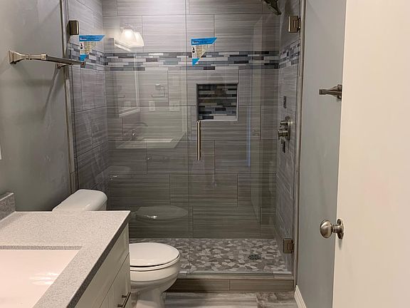 5th image of 726 Schoen St APT C