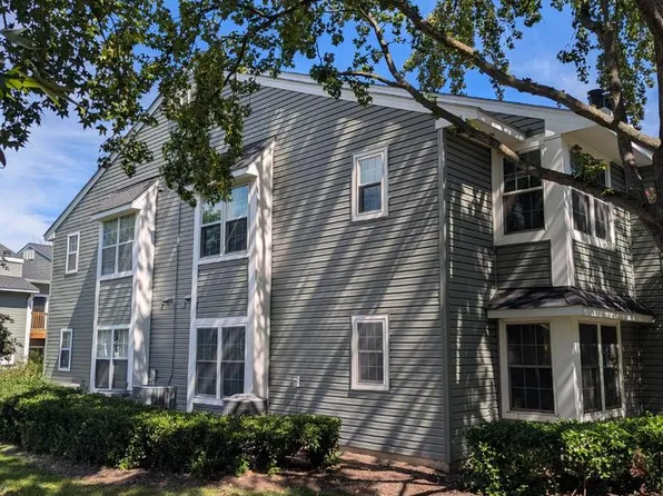 8620 Beekman Pl #20C, Alexandria, VA 22309