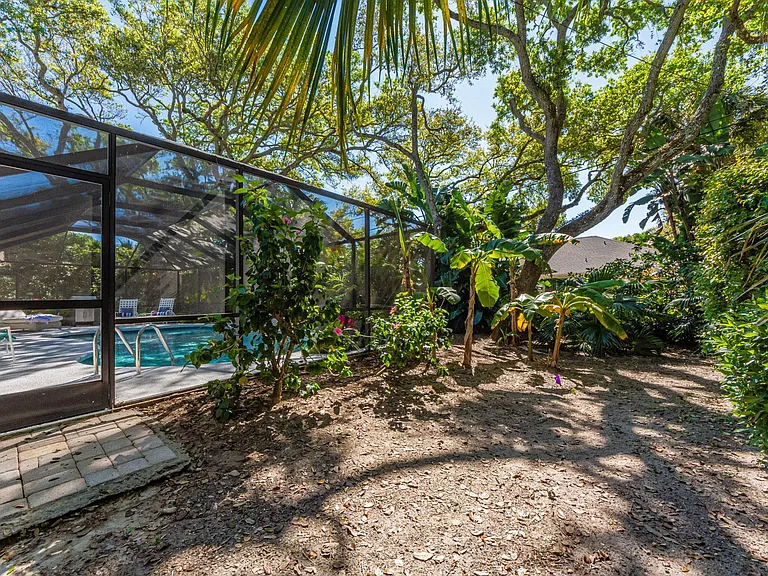 910 Seagrape Ln — Photo 49