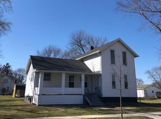 320 S Main St, Gilman, IL 60938