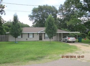 1914 S Dogwood Dr, Bogalusa, LA 70427