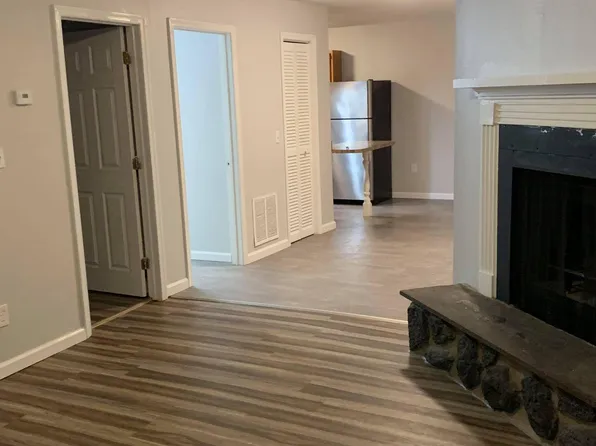 11 Walcott St, New York Mills, NY 13417