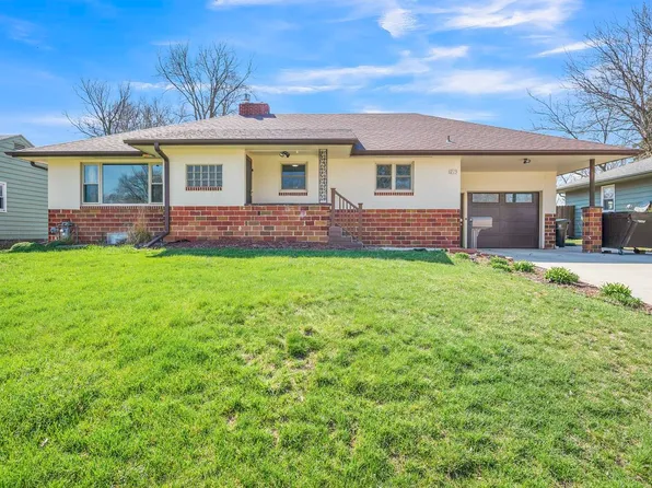 215 N 14th St, Estherville, IA 51334