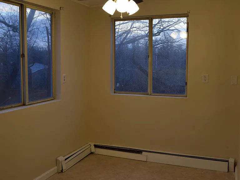 99 Leroy Pl — Photo 16