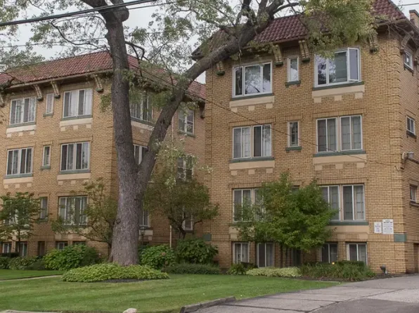 2425 Overlook Rd, Cleveland, OH